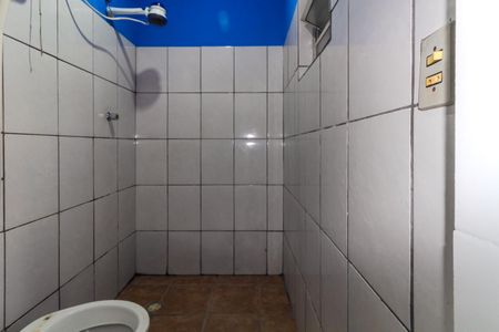 Banheiro de casa de condomínio para alugar com 1 quarto, 90m² em Jardim Vila Carrão, São Paulo
