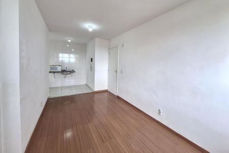 Sala de apartamento para alugar com 2 quartos, 54m² em Mantiquira, Duque de Caxias