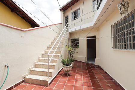 Casa para alugar com 30m², 1 quarto e sem vagaQuintal