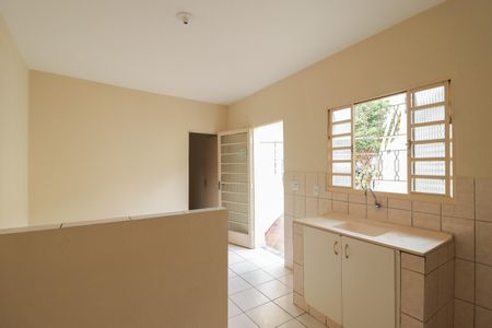 Casa para alugar com 30m², 1 quarto e sem vagaÁrea de Serviço