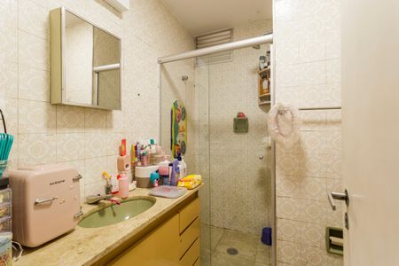 Apartamento à venda com 136m², 4 quartos e 1 vagaBanheiro da Suíte 2