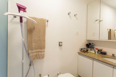 Apartamento à venda com 136m², 4 quartos e 1 vagaBanheiro da Suíte 1