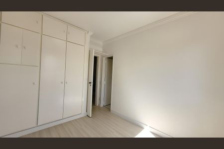 Quarto de apartamento à venda com 1 quarto, 56m² em Centro, Campinas
