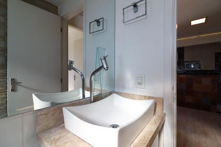 Apartamento à venda com 47m², 2 quartos e 1 vaga Apartamento à venda com 47m², 2 quartos e 1 vagaBanheiro