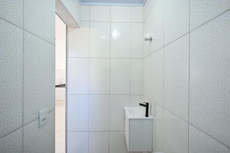 Banheiro de casa para alugar com 1 quarto, 36m² em Jardim Taboao, São Paulo