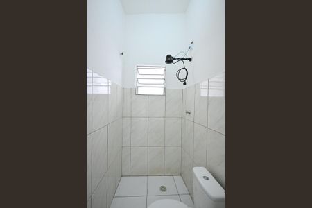 Banheiro de casa para alugar com 2 quartos, 53m² em Jardim Taboao, São Paulo