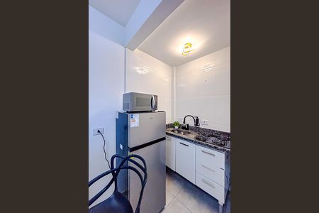 Cozinha de apartamento para alugar com 1 quarto, 30m² em Jardim Helena, São Paulo
