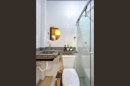 Banheiro de apartamento para alugar com 1 quarto, 30m² em Jardim Helena, São Paulo