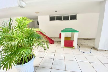 Apartamento para alugar com 92m², 2 quartos e 1 vaga Apartamento para alugar com 92m², 2 quartos e 1 vagaÁrea comum - Playground