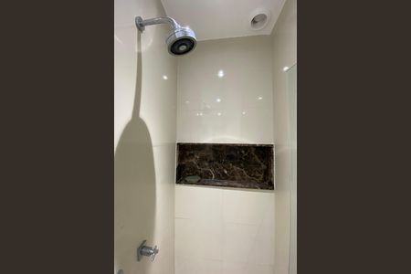Apartamento para alugar com 92m², 2 quartos e 1 vaga Apartamento para alugar com 92m², 2 quartos e 1 vagaBanheiro social
