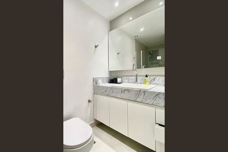 Apartamento para alugar com 92m², 2 quartos e 1 vaga Apartamento para alugar com 92m², 2 quartos e 1 vaga Banheiro da Suite