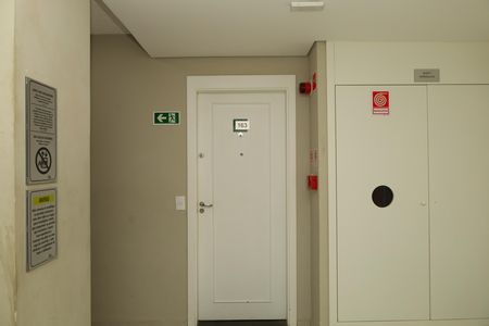 Apartamento para alugar com 42m², 2 quartos e 1 vagaÁrea comum - Saguão do andar