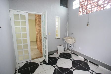 Casa à venda com 110m², 3 quartos e 1 vagaÁrea de Serviço