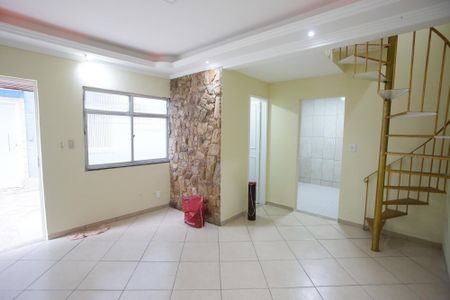 Sala de casa à venda com 3 quartos, 110m² em Curicica, Rio de Janeiro