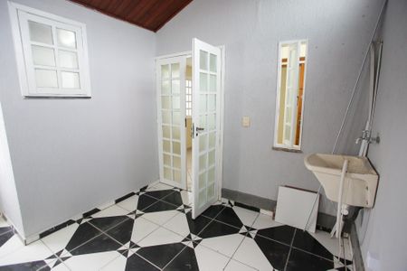 Casa à venda com 110m², 3 quartos e 1 vagaÁrea de Serviço