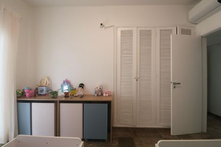 Apartamento para alugar com 156m², 4 quartos e 1 vagaQuarto 2