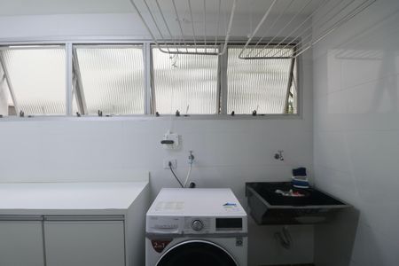 Apartamento para alugar com 156m², 4 quartos e 1 vagaÁrea de Serviço