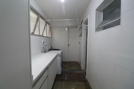 Apartamento para alugar com 156m², 4 quartos e 1 vagaÁrea de Serviço