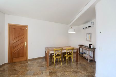Sala de apartamento para alugar com 4 quartos, 156m² em Vila Luis Antônio, Guarujá