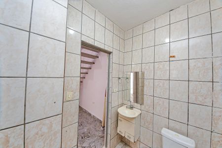 Banheiro de casa para alugar com 1 quarto, 40m² em Vila Industrial, São Paulo