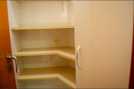 Apartamento à venda com 110m², 3 quartos e 2 vagas Apartamento à venda com 110m², 3 quartos e 2 vagasDespensa
