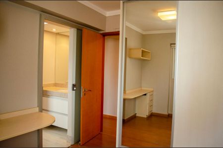 Apartamento à venda com 110m², 3 quartos e 2 vagas Apartamento à venda com 110m², 3 quartos e 2 vagasSemi Suíte 1
