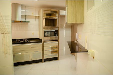 Apartamento à venda com 110m², 3 quartos e 2 vagas Apartamento à venda com 110m², 3 quartos e 2 vagasCozinha