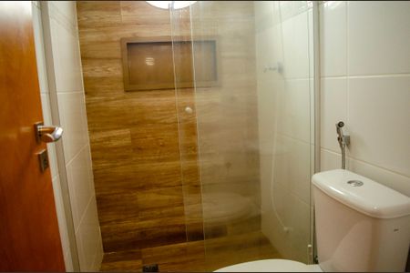 Apartamento à venda com 110m², 3 quartos e 2 vagas Apartamento à venda com 110m², 3 quartos e 2 vagasBanheiro das semi suíte