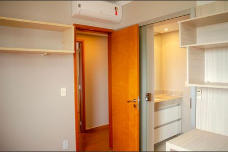 Apartamento à venda com 110m², 3 quartos e 2 vagas Apartamento à venda com 110m², 3 quartos e 2 vagasSemi Suíte 2