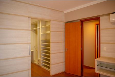 Apartamento à venda com 110m², 3 quartos e 2 vagas Apartamento à venda com 110m², 3 quartos e 2 vagasSuíte 3