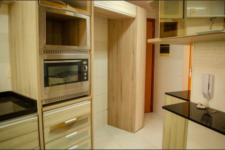 Apartamento à venda com 110m², 3 quartos e 2 vagas Apartamento à venda com 110m², 3 quartos e 2 vagasCozinha