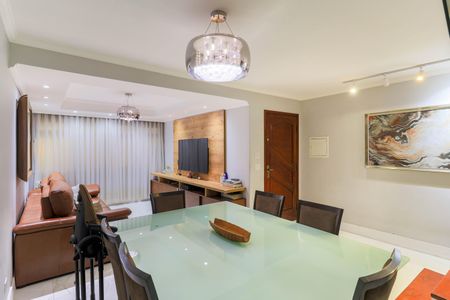 Casa à venda com 145m², 3 quartos e 2 vagas Casa à venda com 145m², 3 quartos e 2 vagasSala