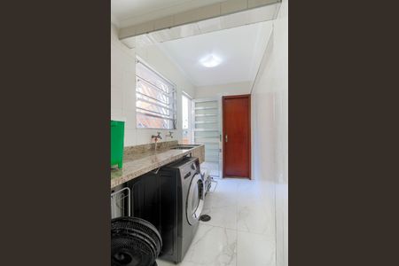 Casa à venda com 145m², 3 quartos e 2 vagas Casa à venda com 145m², 3 quartos e 2 vagasÁrea de Serviço
