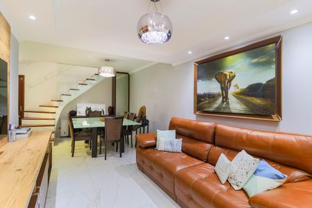 Casa à venda com 145m², 3 quartos e 2 vagas Casa à venda com 145m², 3 quartos e 2 vagasSala