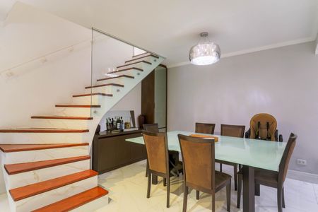 Casa à venda com 145m², 3 quartos e 2 vagas Casa à venda com 145m², 3 quartos e 2 vagasSala