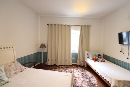 Casa à venda com 660m², 3 quartos e 6 vagasSuíte 2