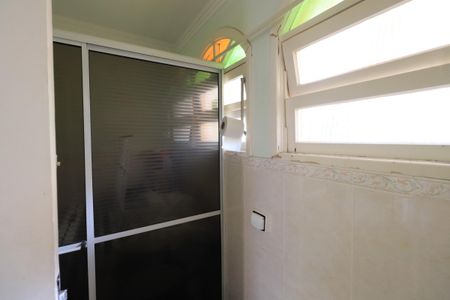 Casa à venda com 660m², 3 quartos e 6 vagasBanheiro de serviço