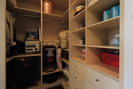 Casa à venda com 660m², 3 quartos e 6 vagasCloset da suíte 2