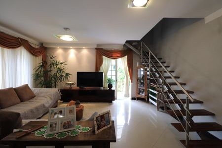 Sala de casa à venda com 3 quartos, 660m² em Jardim Textil, São Paulo