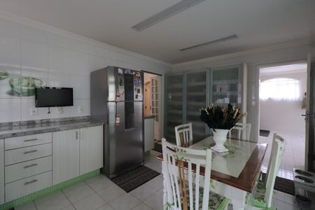 Casa à venda com 660m², 3 quartos e 6 vagasCozinha