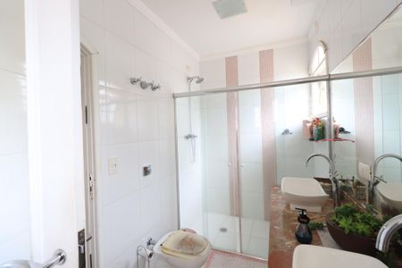 Casa à venda com 660m², 3 quartos e 6 vagasBanheiro da Suíte 3