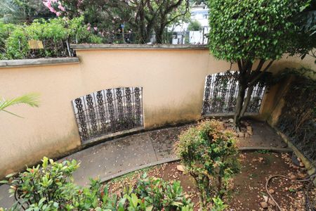 Casa à venda com 660m², 3 quartos e 6 vagasEntrada