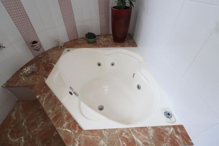 Casa à venda com 660m², 3 quartos e 6 vagasBanheiro da Suíte 3