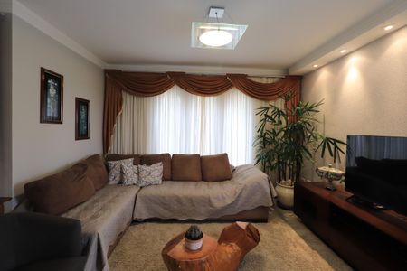 Casa à venda com 660m², 3 quartos e 6 vagasSala