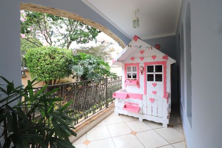 Casa à venda com 660m², 3 quartos e 6 vagasSacada