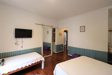 Casa à venda com 660m², 3 quartos e 6 vagasSuíte 2