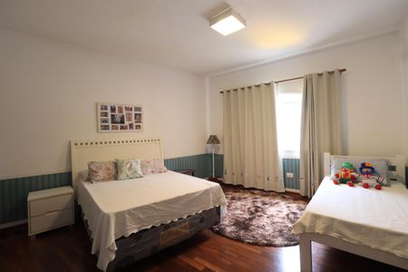 Casa à venda com 660m², 3 quartos e 6 vagasSuíte 2