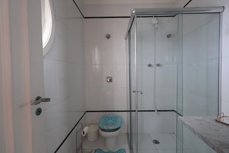 Casa à venda com 660m², 3 quartos e 6 vagasBanheiro da Suíte 1