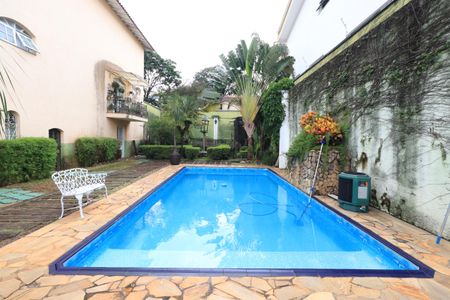 Casa à venda com 660m², 3 quartos e 6 vagasPiscina