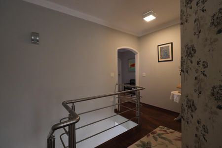 Casa à venda com 660m², 3 quartos e 6 vagasEscada